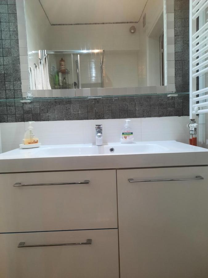 One Bedroom Apartment New With Large Living Room Ateny Zewnętrze zdjęcie