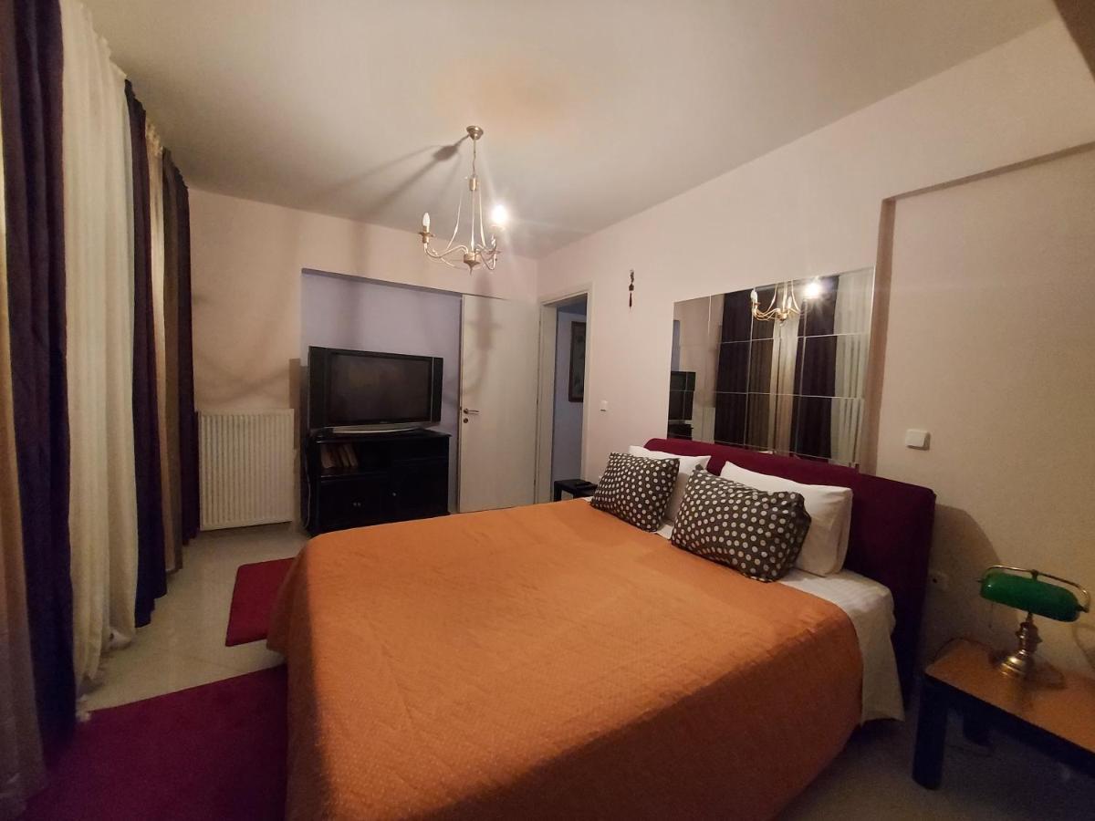 One Bedroom Apartment New With Large Living Room Ateny Zewnętrze zdjęcie